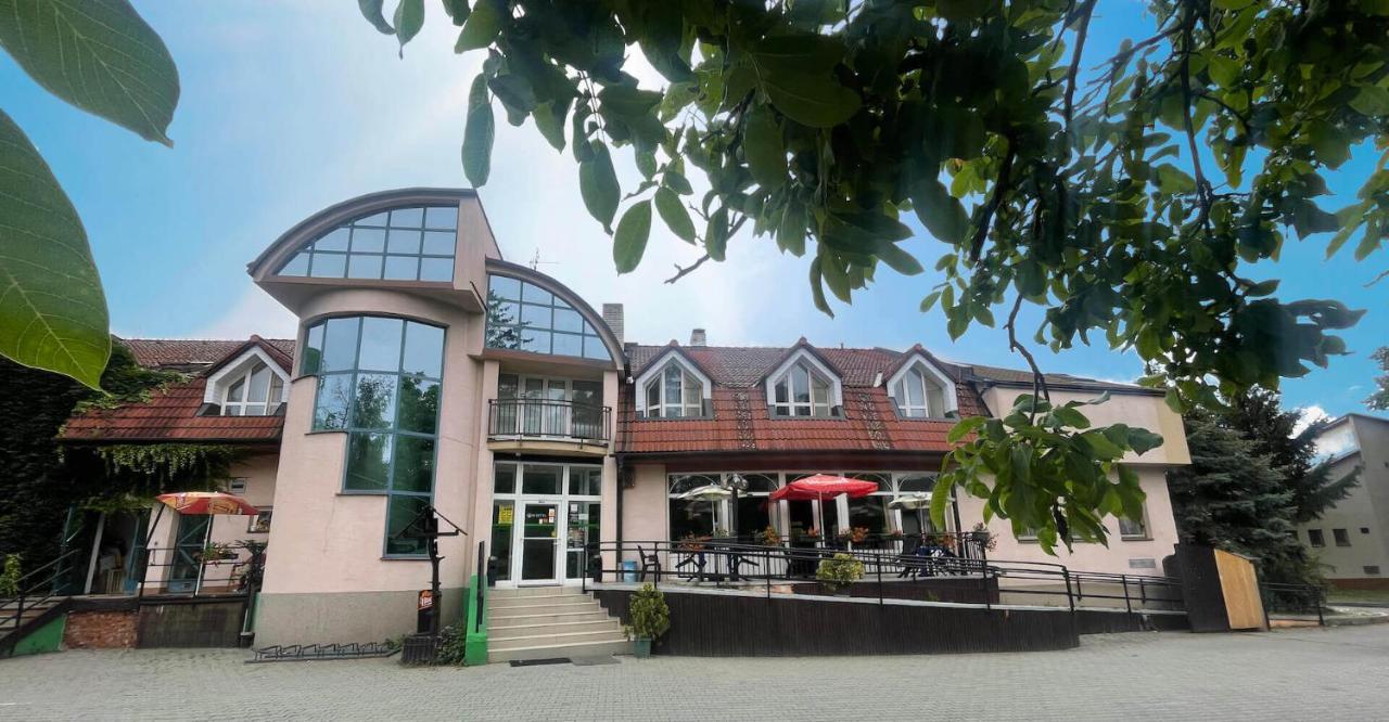 Hotel Colchi Uničov Dış mekan fotoğraf