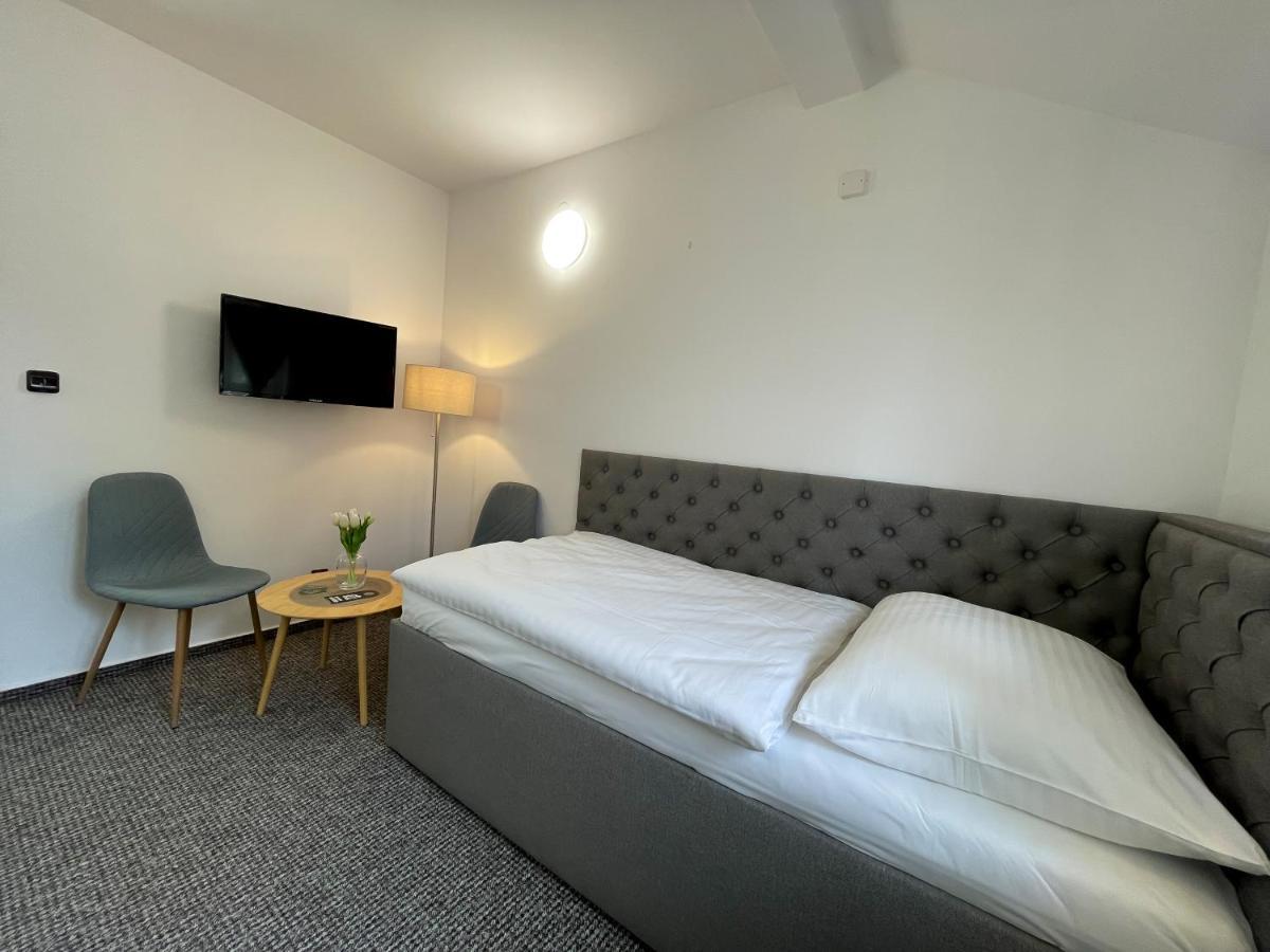Hotel Colchi Uničov Dış mekan fotoğraf