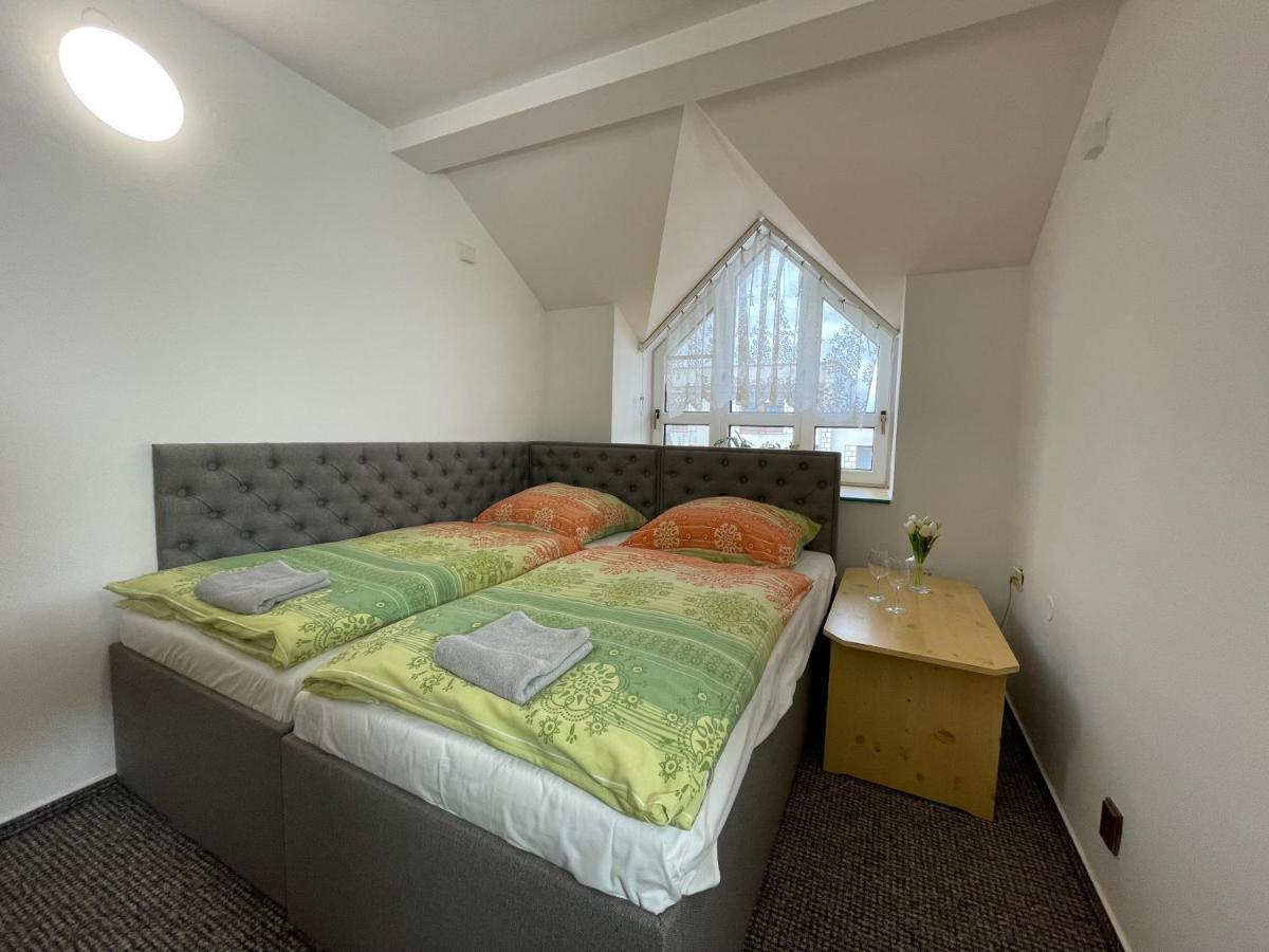 Hotel Colchi Uničov Dış mekan fotoğraf