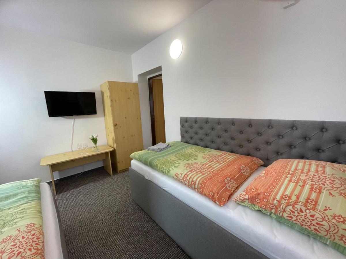 Hotel Colchi Uničov Dış mekan fotoğraf