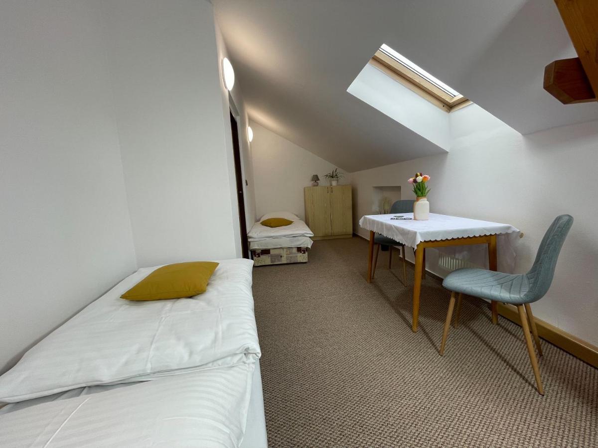 Hotel Colchi Uničov Dış mekan fotoğraf